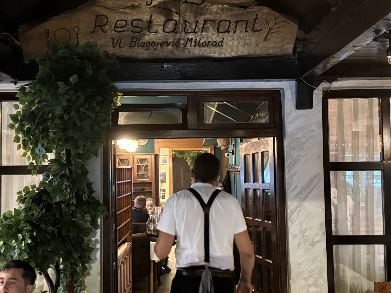 Prijatan ambijent restorana MB